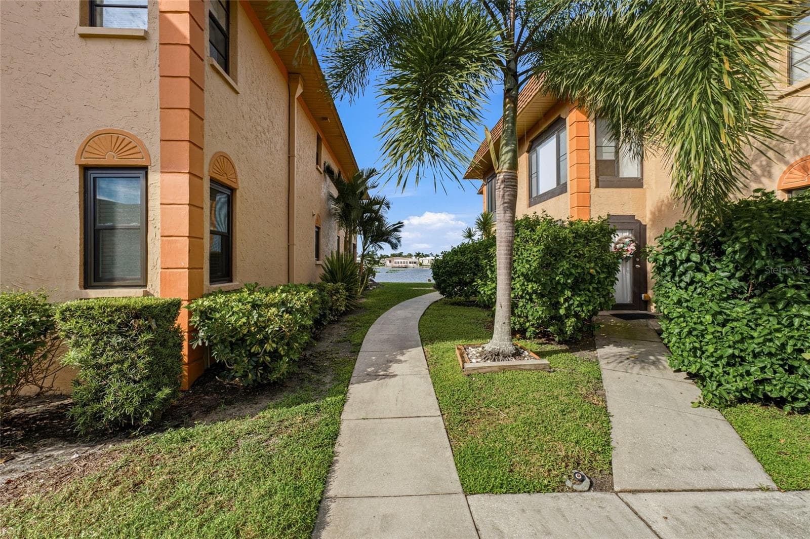 Condominium at 10142 SEMINOLE ISLAND DR, LARGO, photo 11 of 50