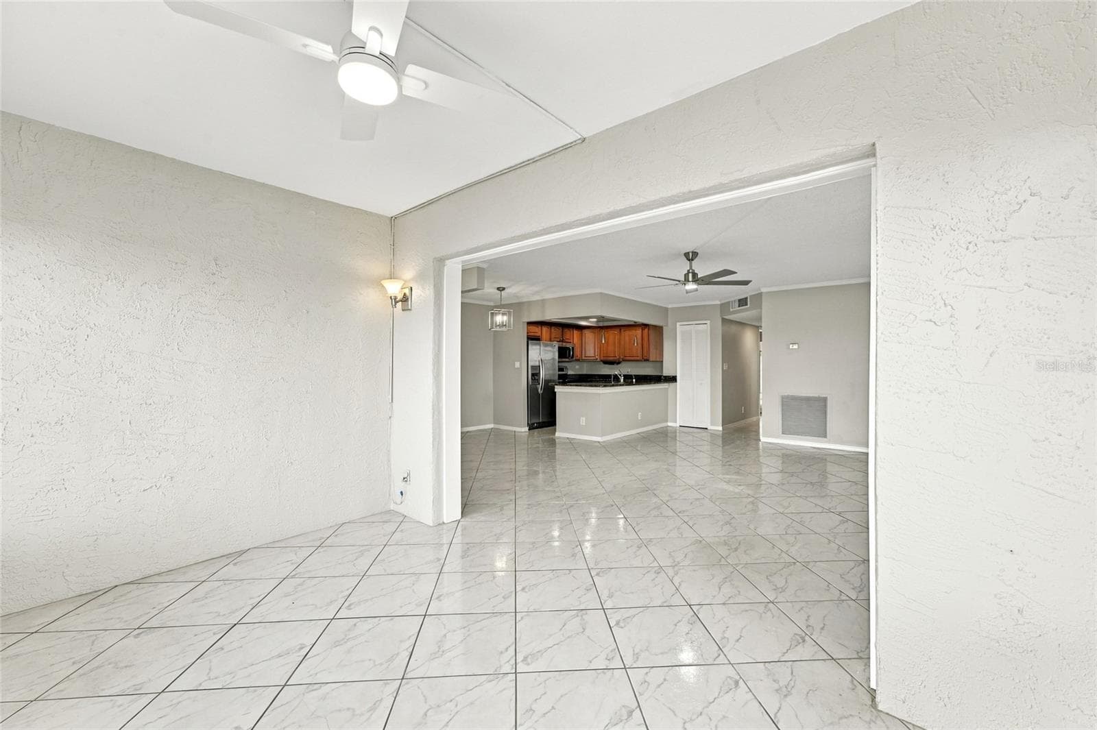 Condominium at 10142 SEMINOLE ISLAND DR, LARGO, photo 27 of 50