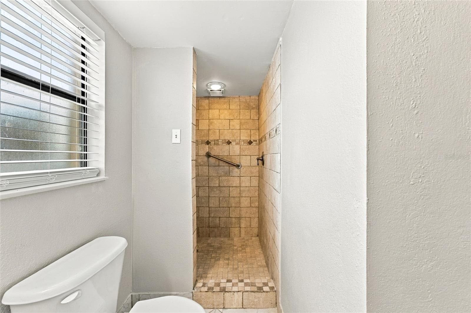 Condominium at 10142 SEMINOLE ISLAND DR, LARGO, photo 29 of 50