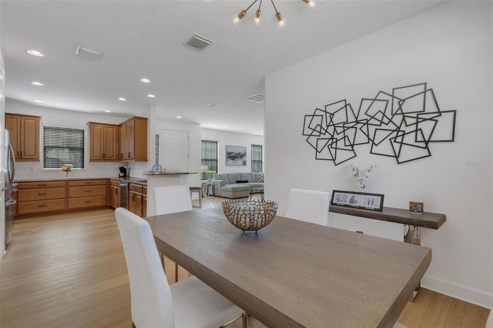Single Family Residence at 8413 ALBERATA VISTA DR, TAMPA, photo 60 of 163
