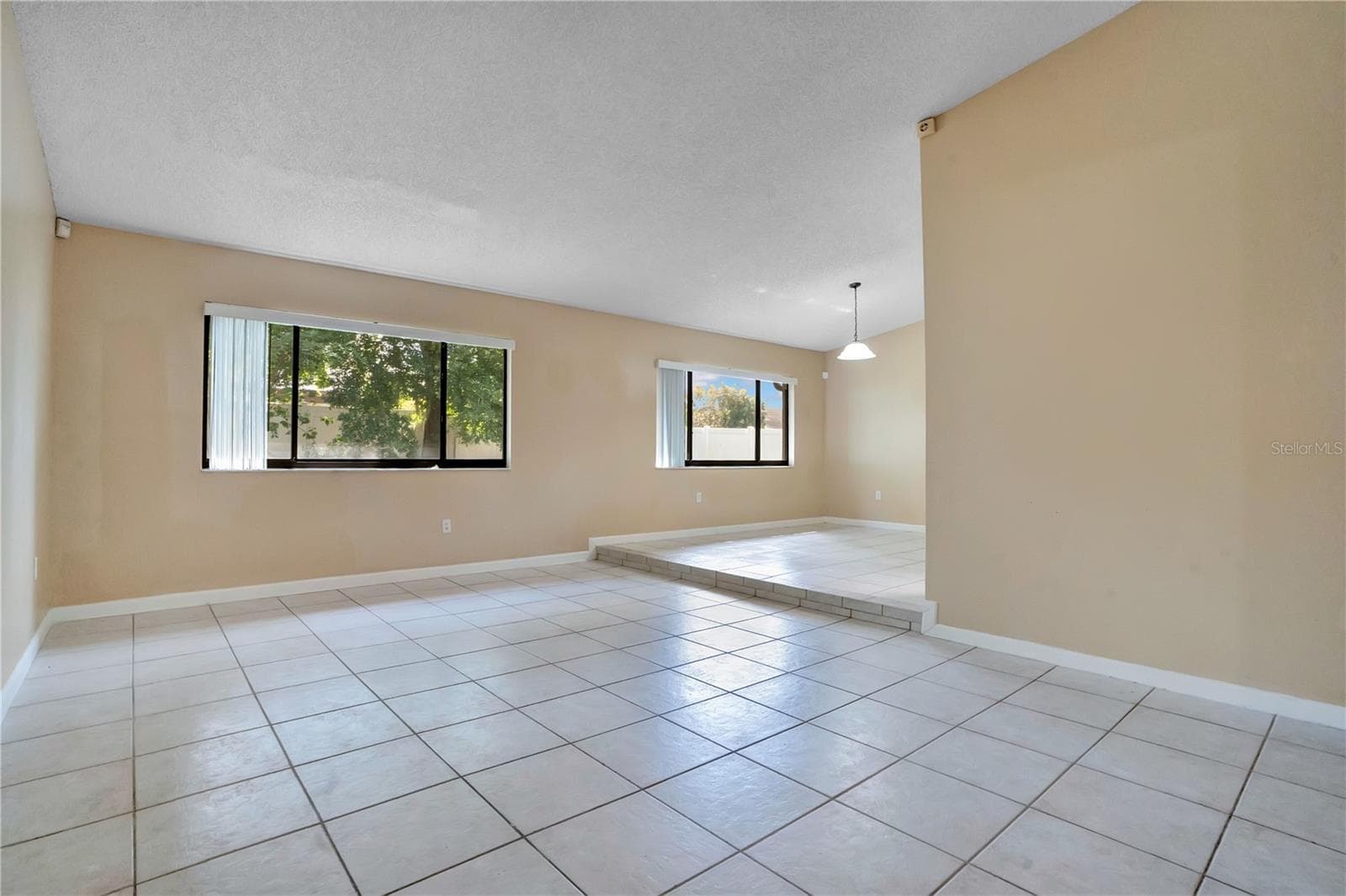 Single Family Residence at 8422 MARGARITA DR, ORLANDO, photo 5 of 47