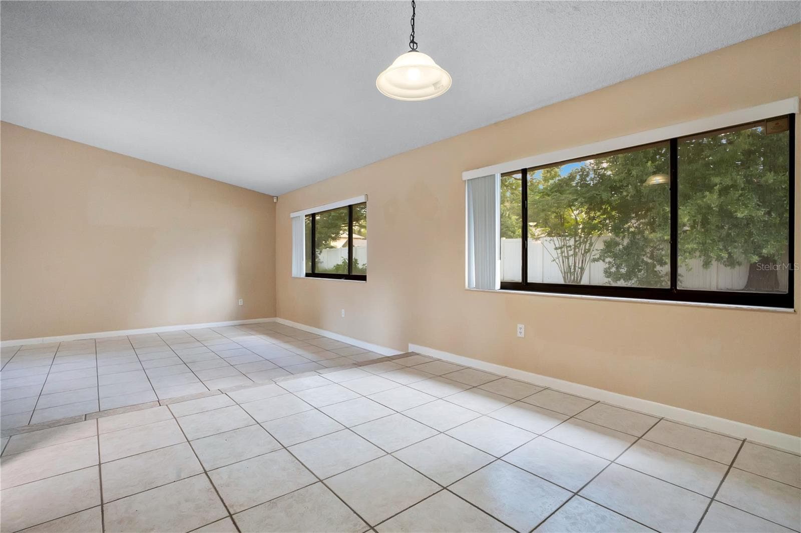 Single Family Residence at 8422 MARGARITA DR, ORLANDO, photo 7 of 47