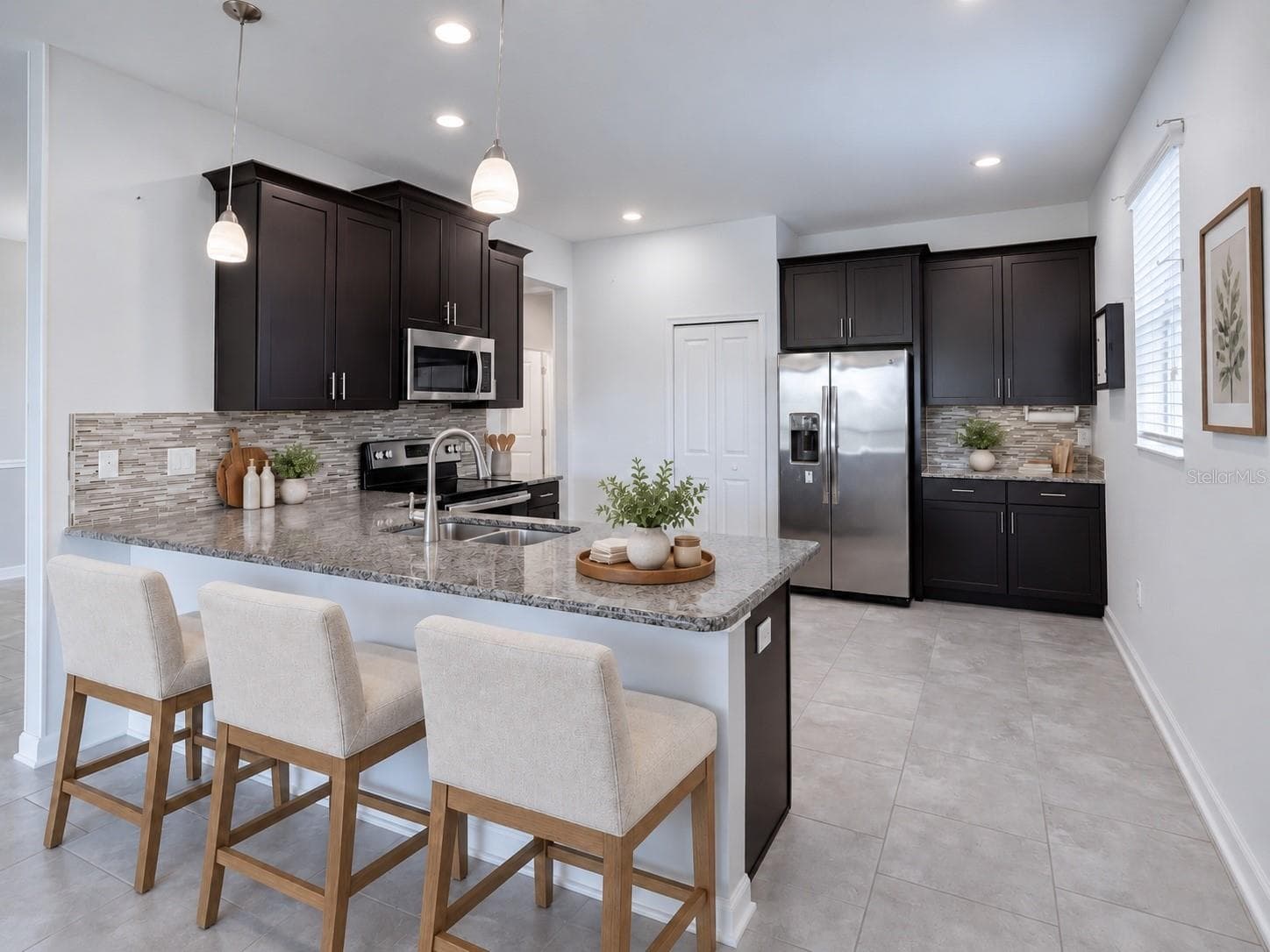 Virtual staged kitchen - 3516 KINLEY BROOKE LN, CLERMONT
