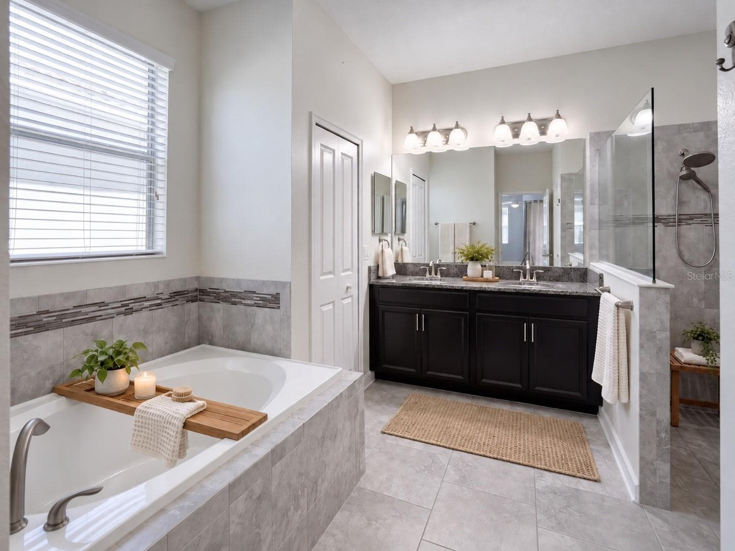 Virtual staged primary bathroom - 3516 KINLEY BROOKE LN, CLERMONT