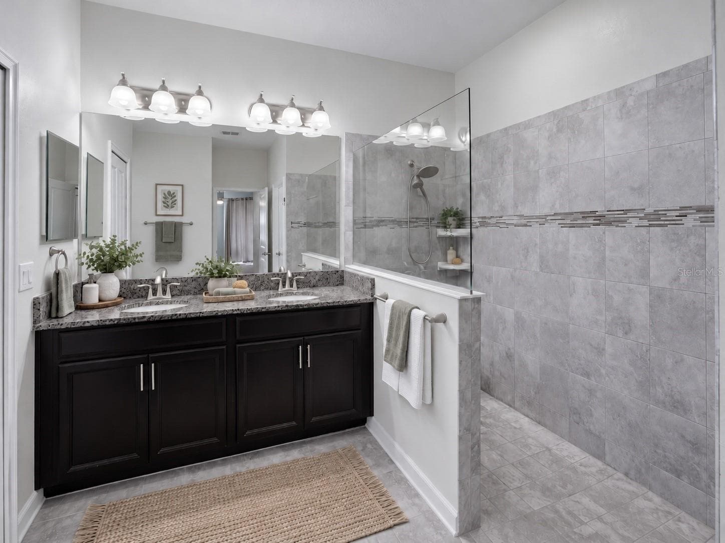 Virtual staged primary bathroom - 3516 KINLEY BROOKE LN, CLERMONT