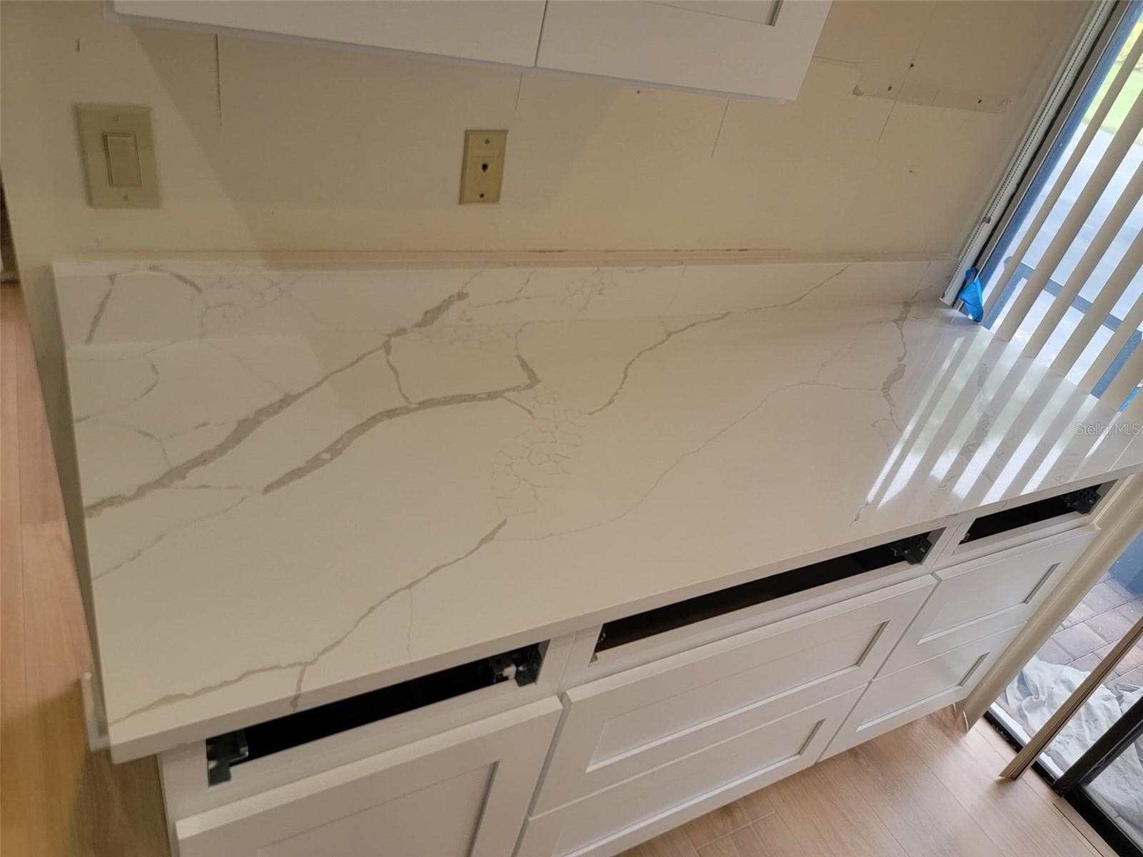 new soft close kitchen cabinets - 5204 MYRTLE WOOD #2, SARASOTA