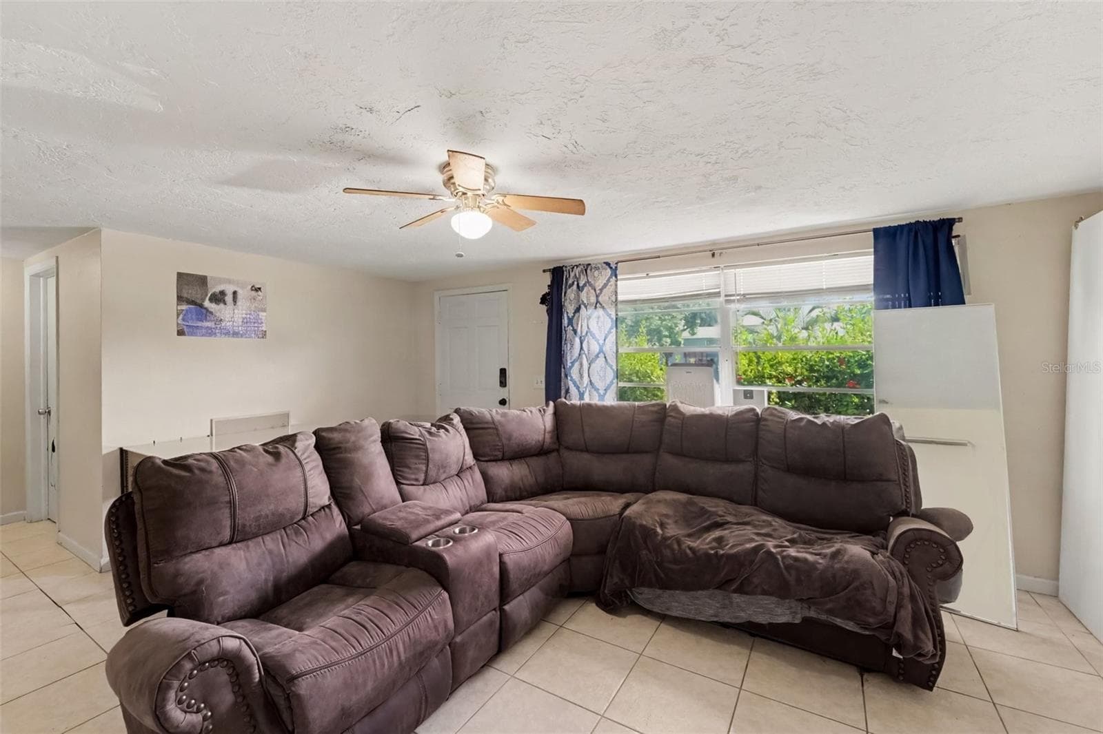Single Family Residence at 5145 MANOR DR, NEW PORT RICHEY, photo 6 of 19