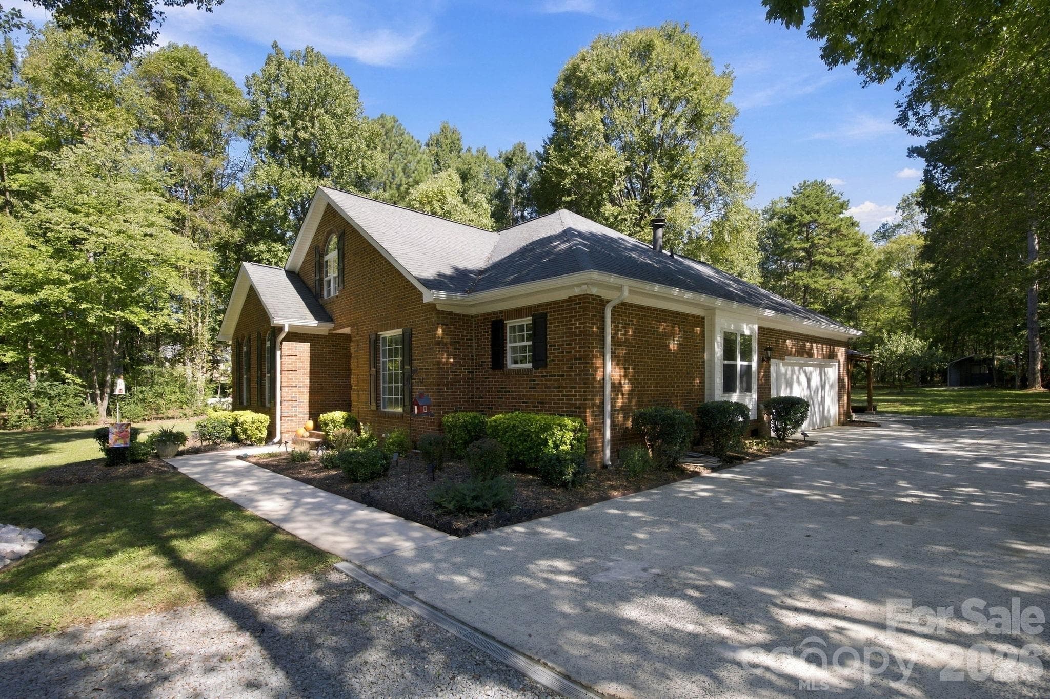 Single Family Residence at 6611 Providence Road S, Waxhaw, photo 4 of 47