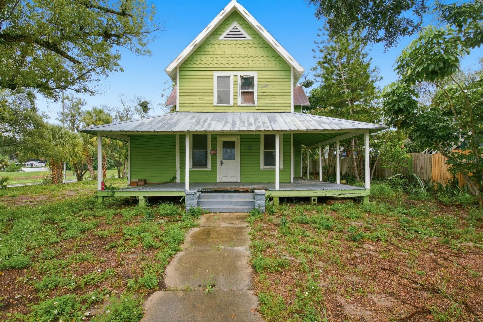 226 N GROSSE AVE