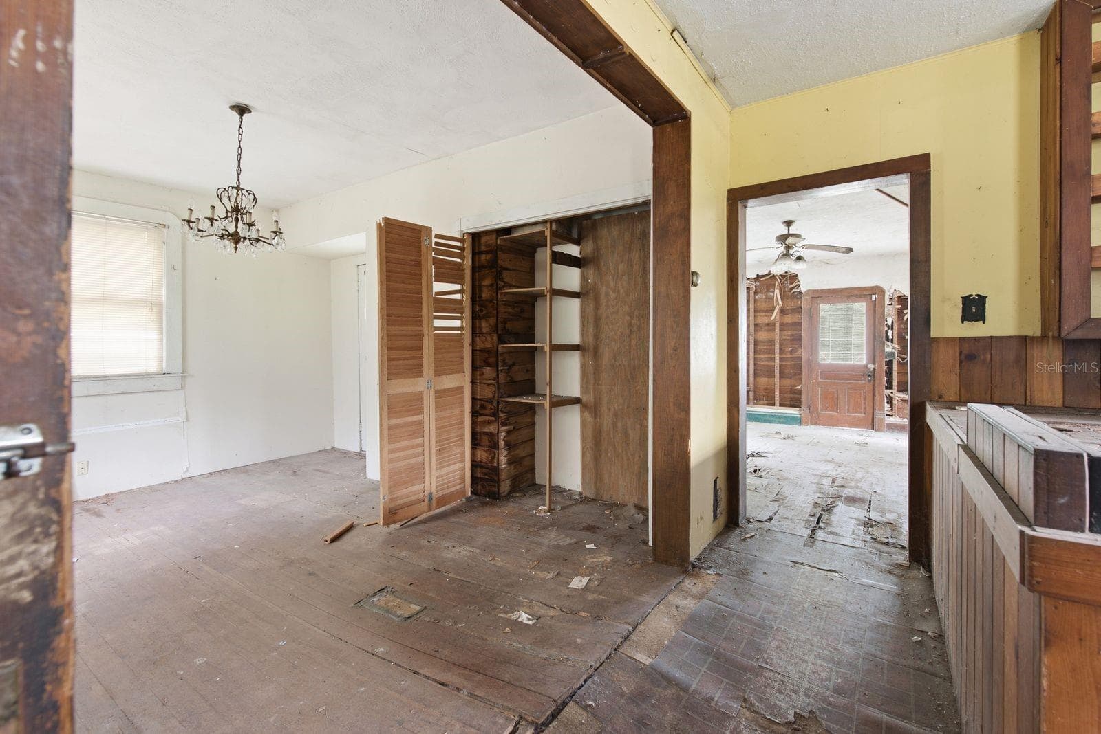 Single Family Residence at 226 N GROSSE AVE, TARPON SPRINGS, photo 9 of 43