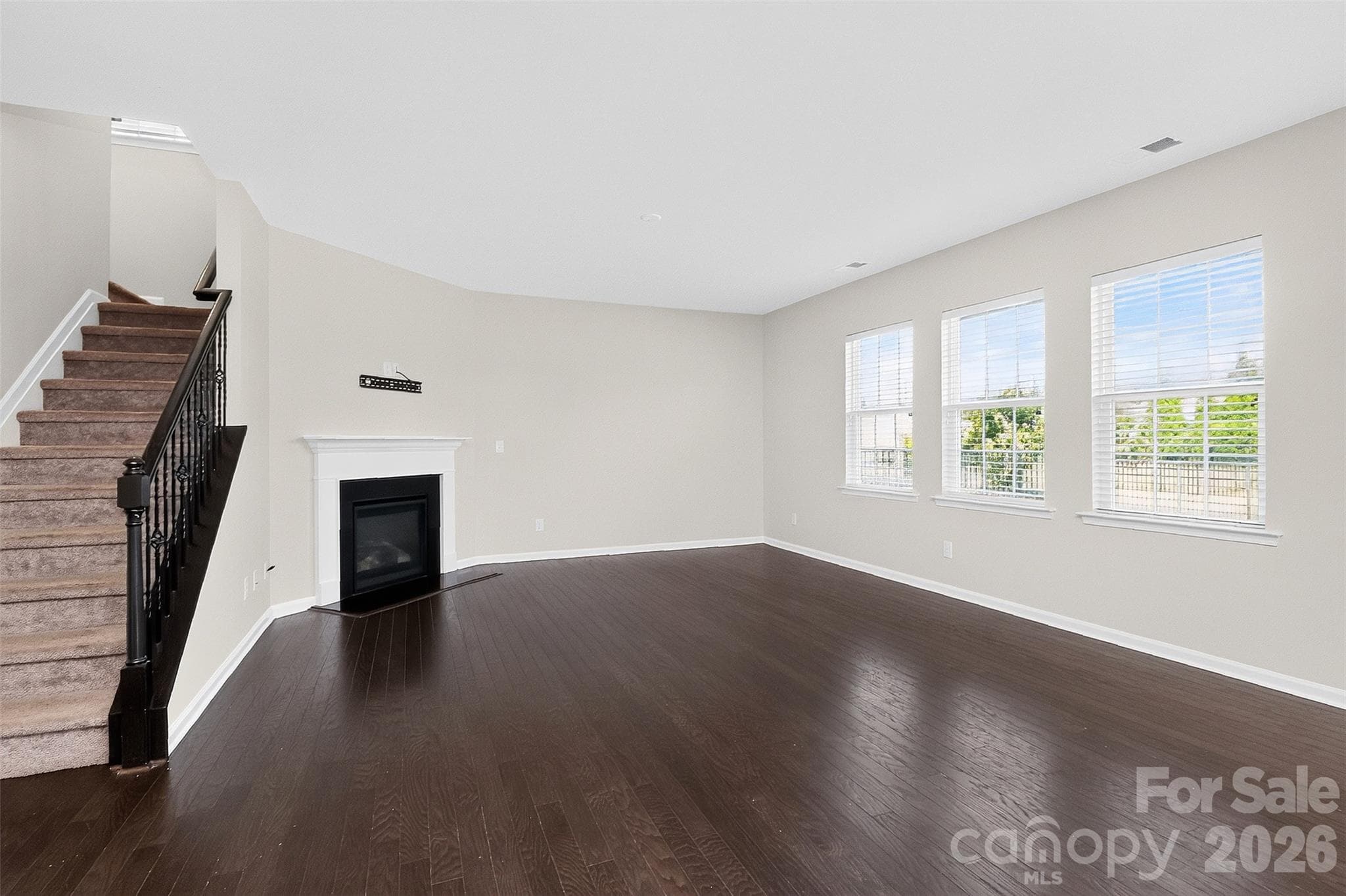 Single Family Residence at 160 Wrangell Drive, Mooresville, photo 7 of 31