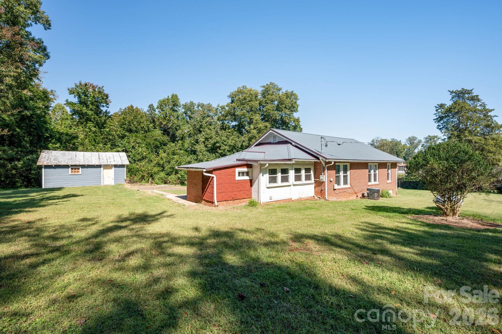 Single Family Residence at 2401 NC 181 Highway, Morganton, photo 28 of 30