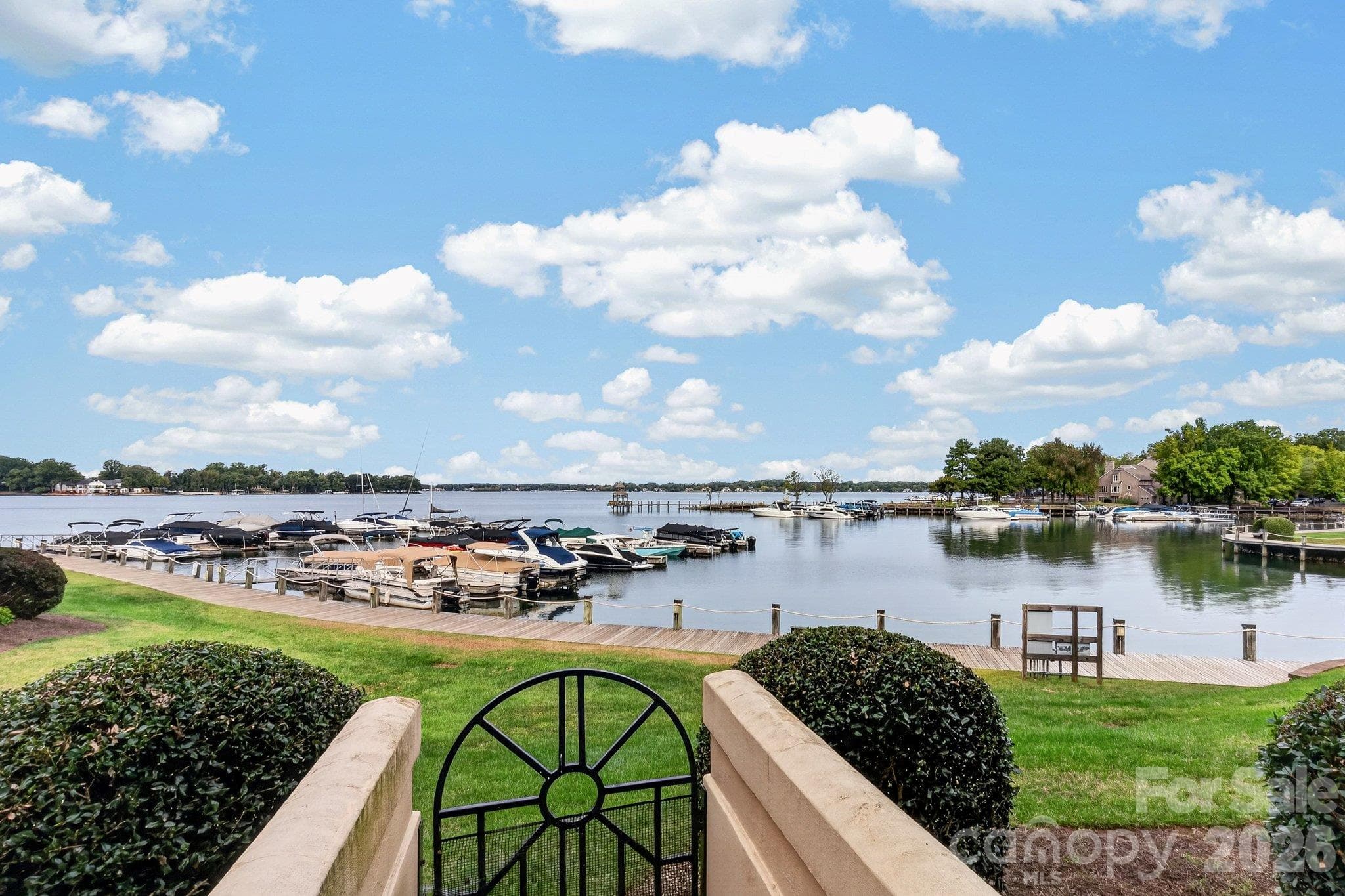 822 Southwest Drive
