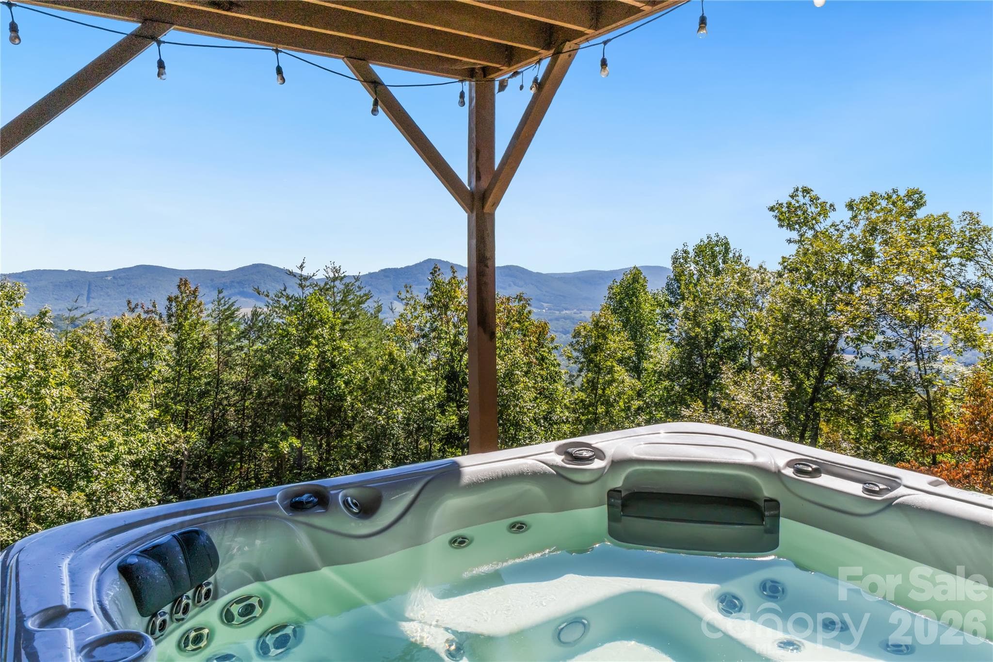 Lower Level - Covered Patio with Oversized Hot Tub - 656 Arbra Mountain Way, Bostic