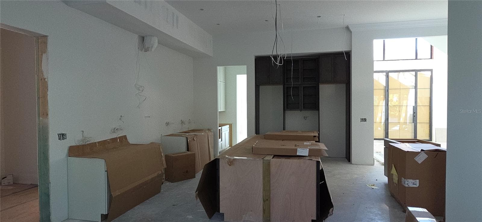 Single Family Residence at 811 GROVE PARK AVE, TAMPA, photo 4 of 10