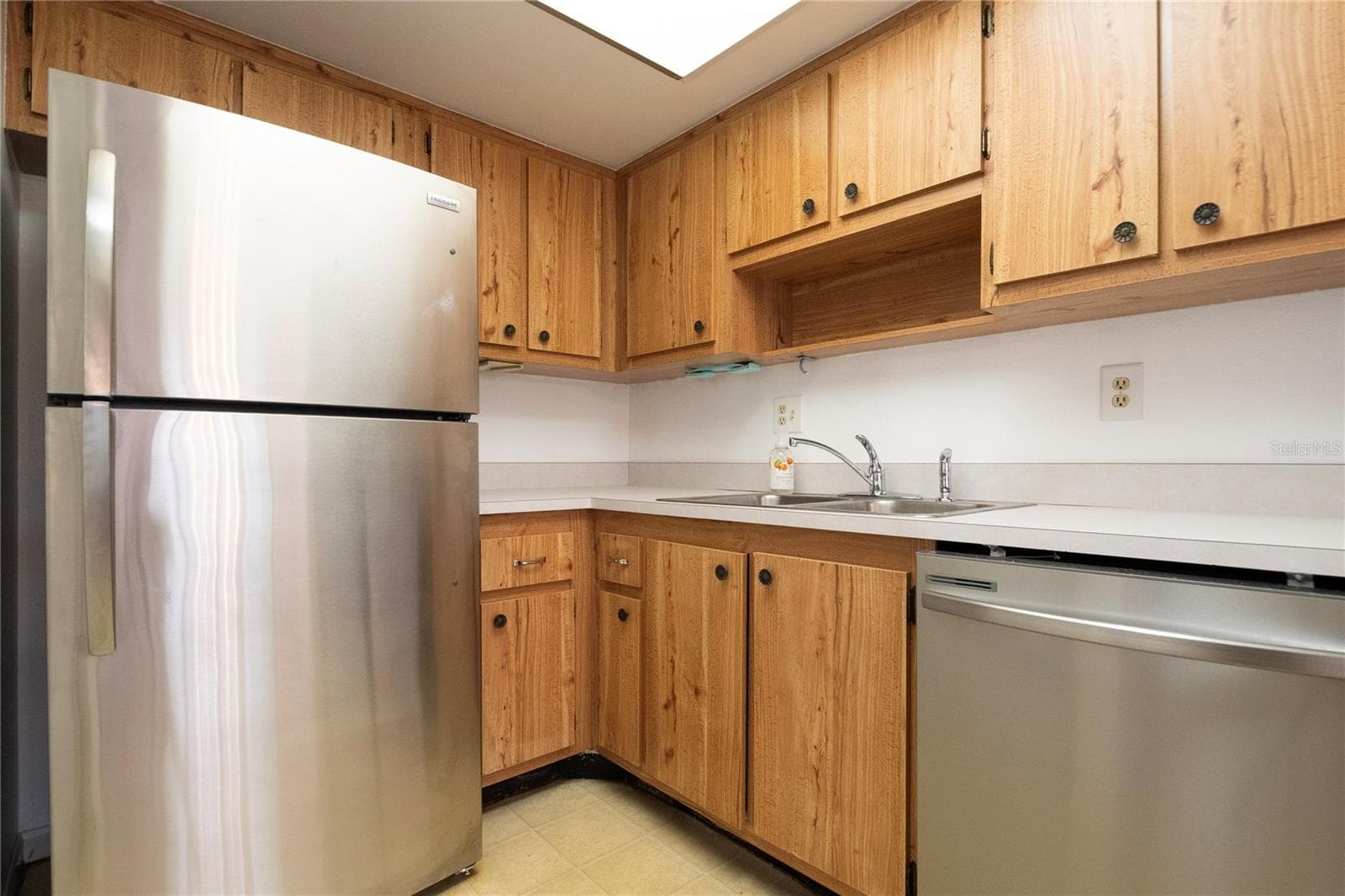 Condominium at 3114 37TH LN S #B, ST PETERSBURG, photo 17 of 85