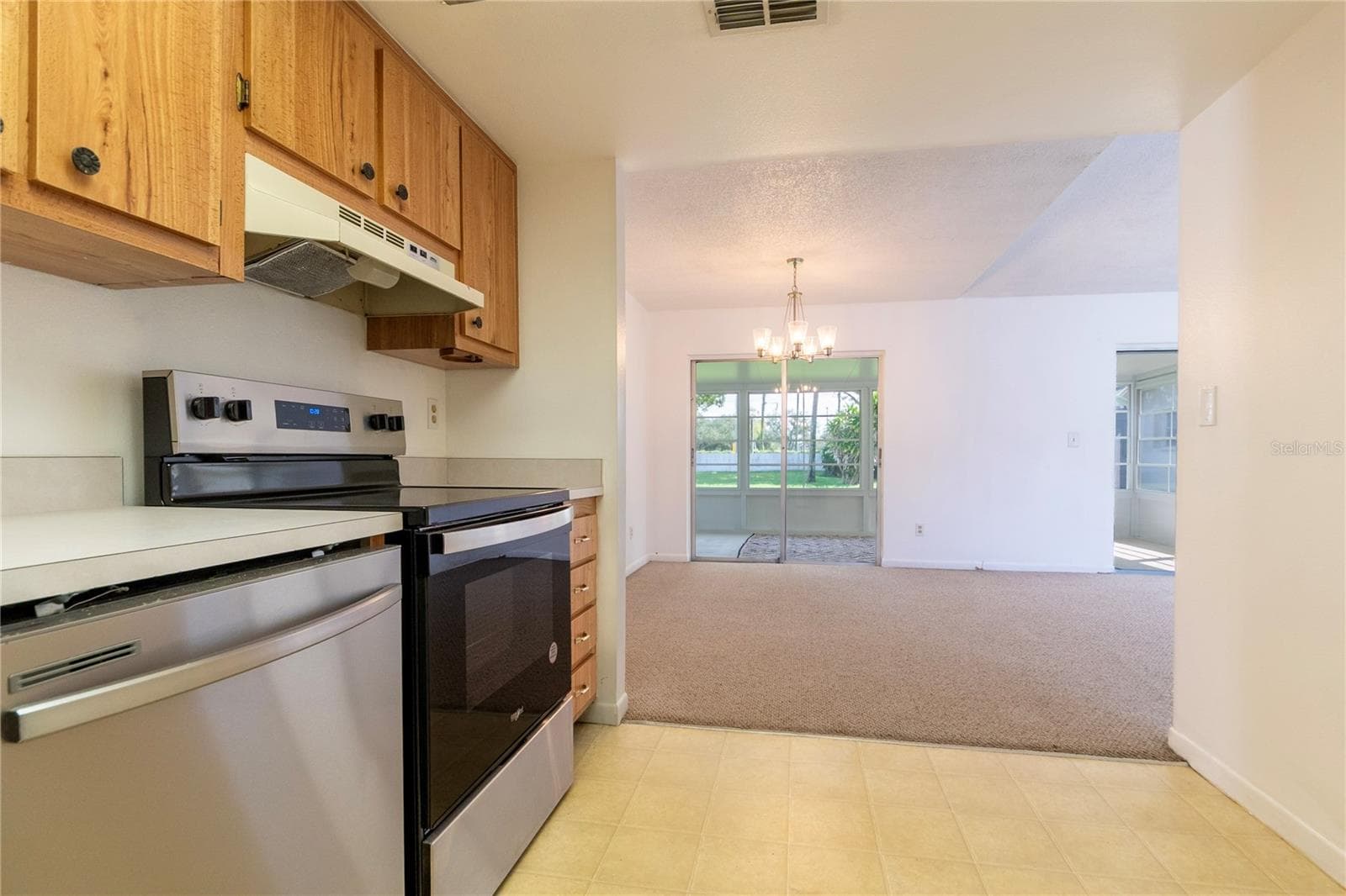 Condominium at 3114 37TH LN S #B, ST PETERSBURG, photo 19 of 85