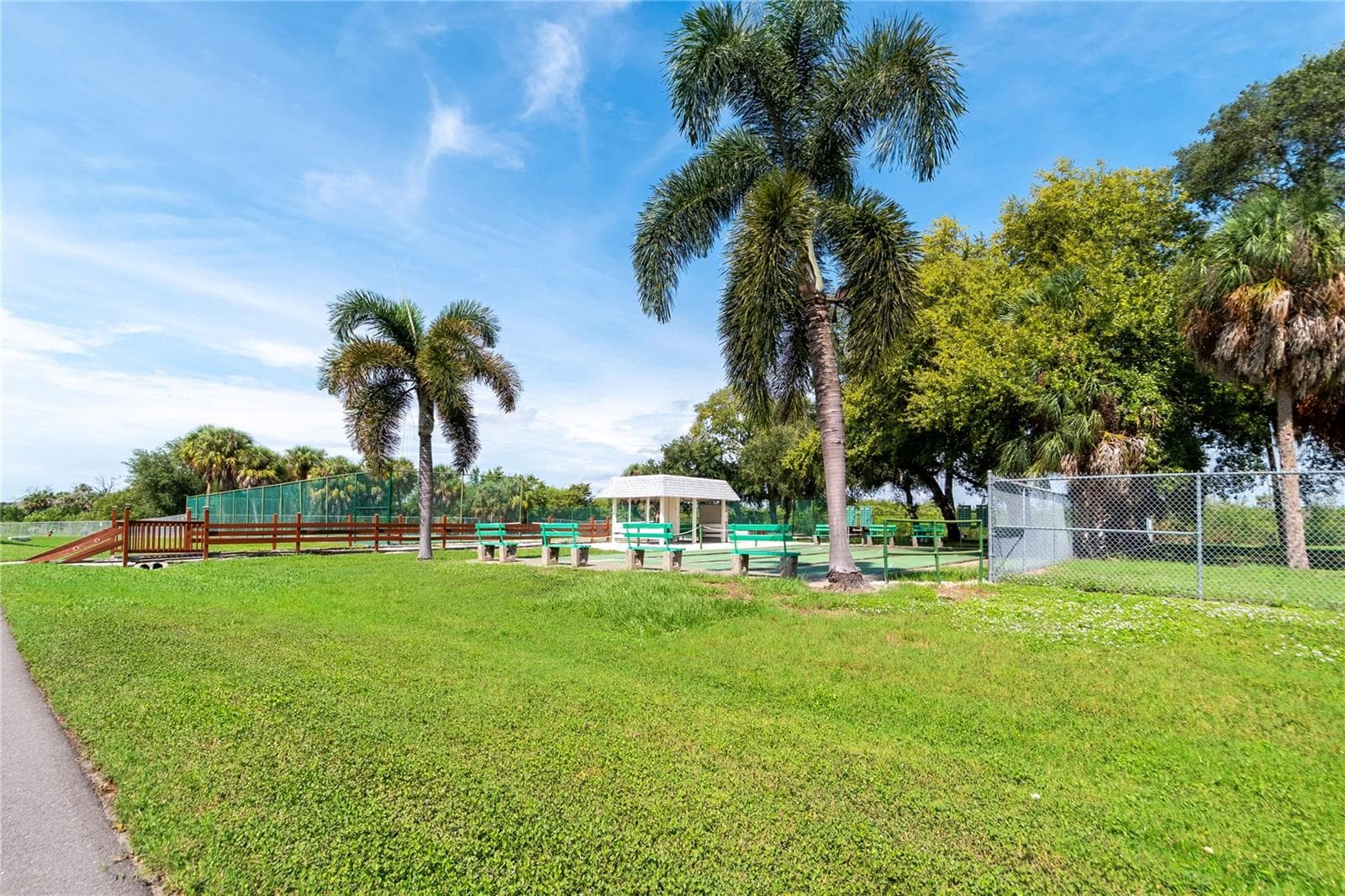 Condominium at 3114 37TH LN S #B, ST PETERSBURG, photo 83 of 85