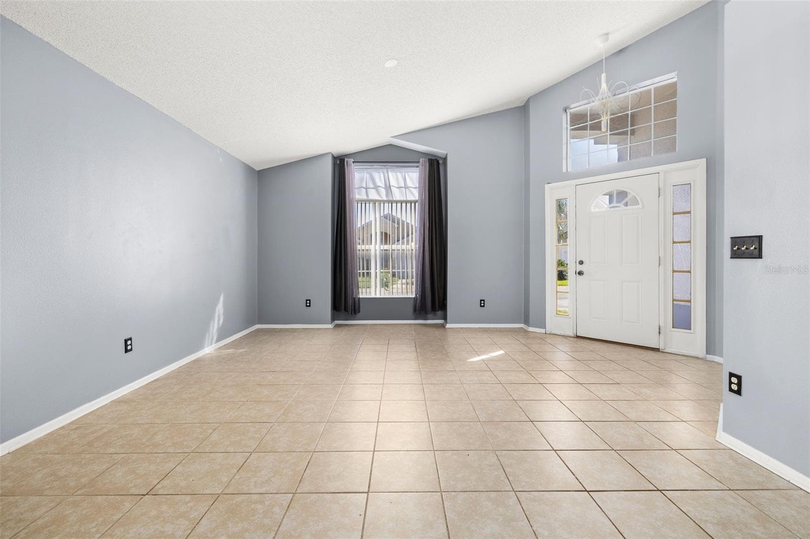 Single Family Residence at 716 ROCHESTER LOOP, DAVENPORT, photo 8 of 45