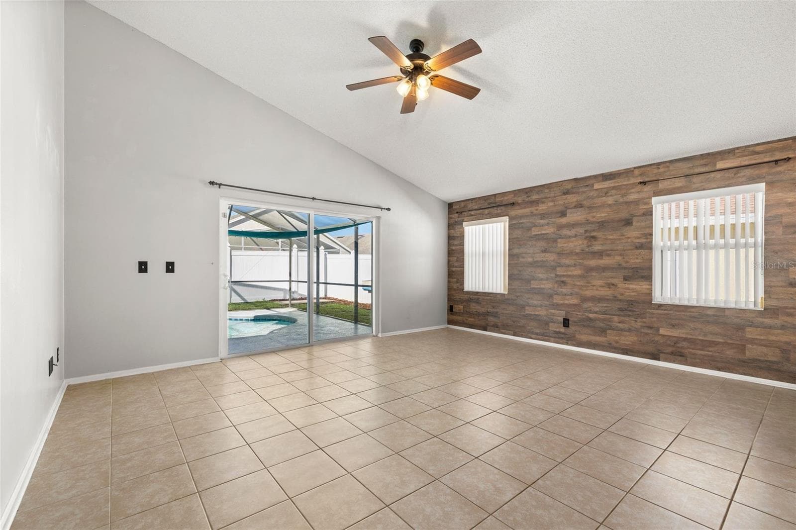 Single Family Residence at 716 ROCHESTER LOOP, DAVENPORT, photo 14 of 45