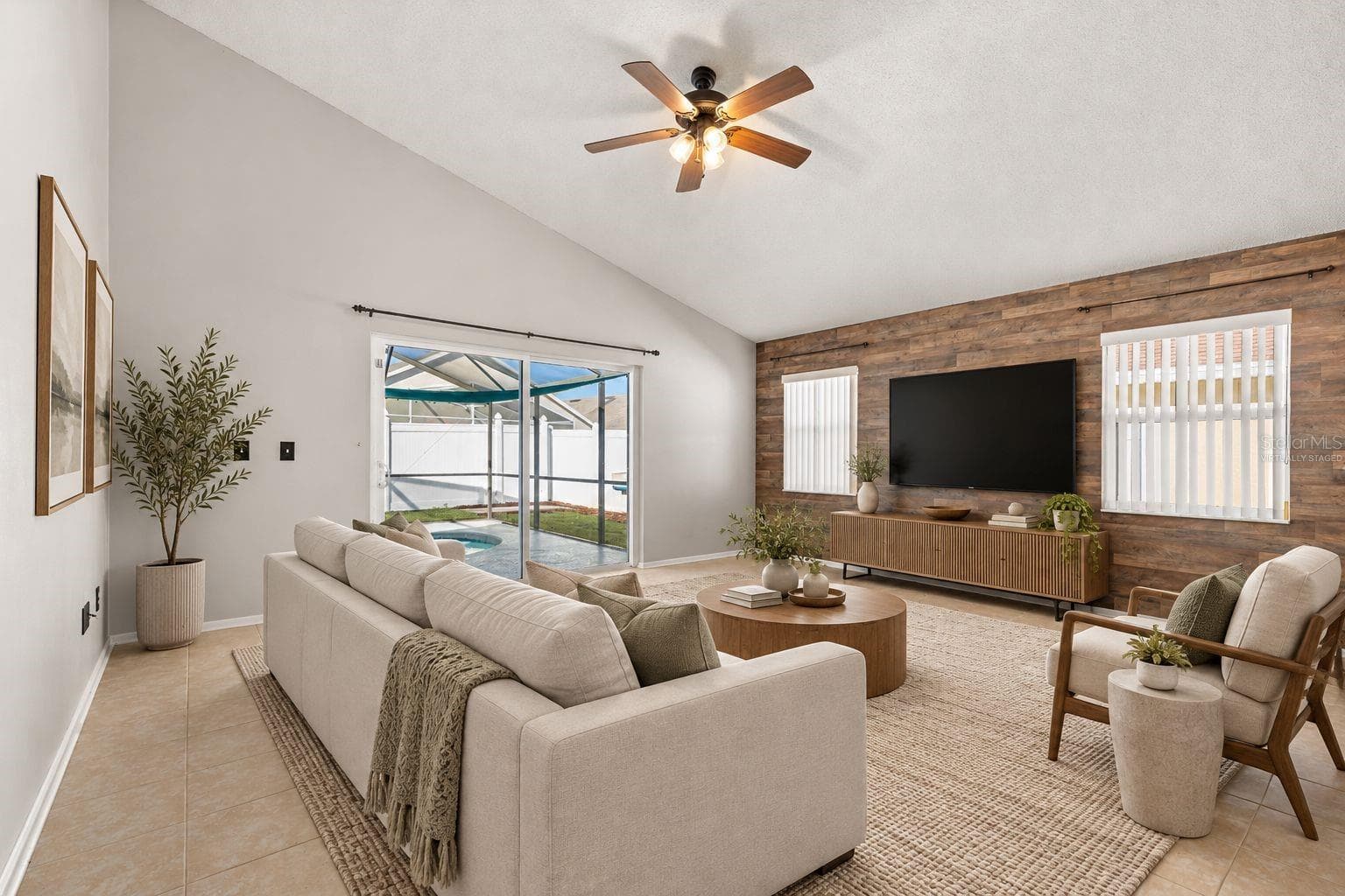 Virtually Staged - 716 ROCHESTER LOOP, DAVENPORT