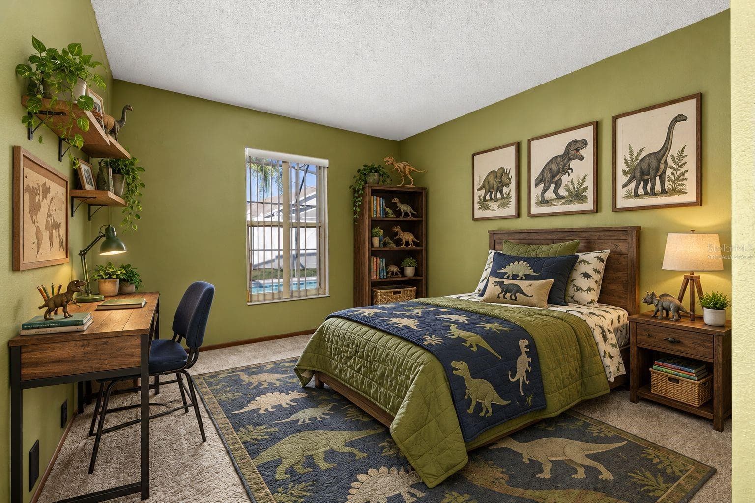 Virtually Staged - 716 ROCHESTER LOOP, DAVENPORT