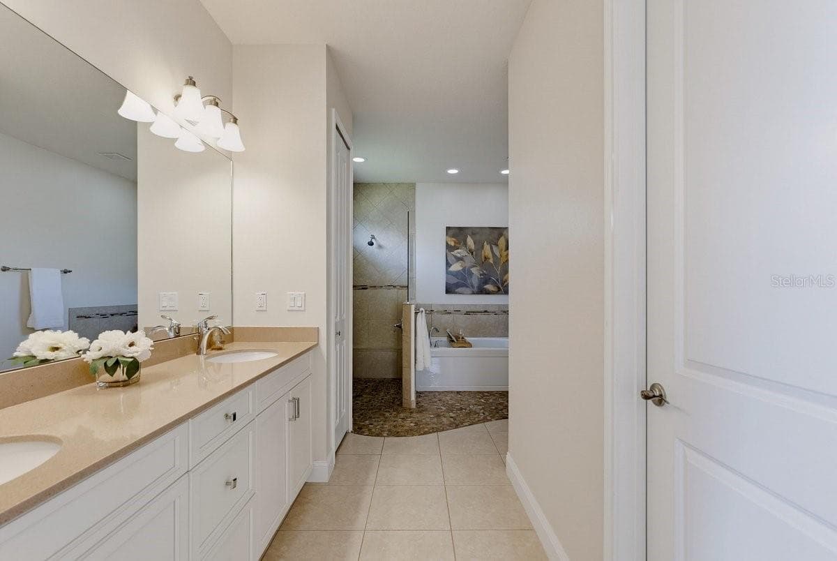 Single Family Residence at 29 THORNHILL CHASE CIR, ORMOND BEACH, photo 21 of 55