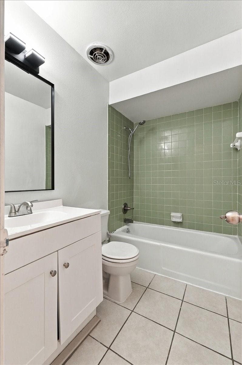 Single Family Residence at 422 DUCHESS DR, LAKELAND, photo 16 of 39