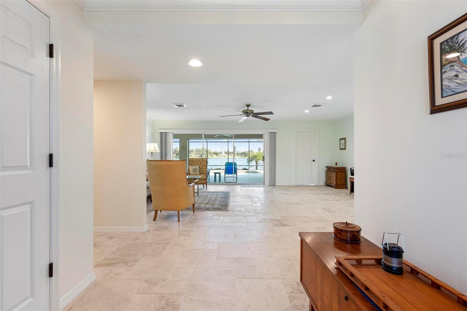 Entry/Living Room - 903 PINEHURST LN, VENICE