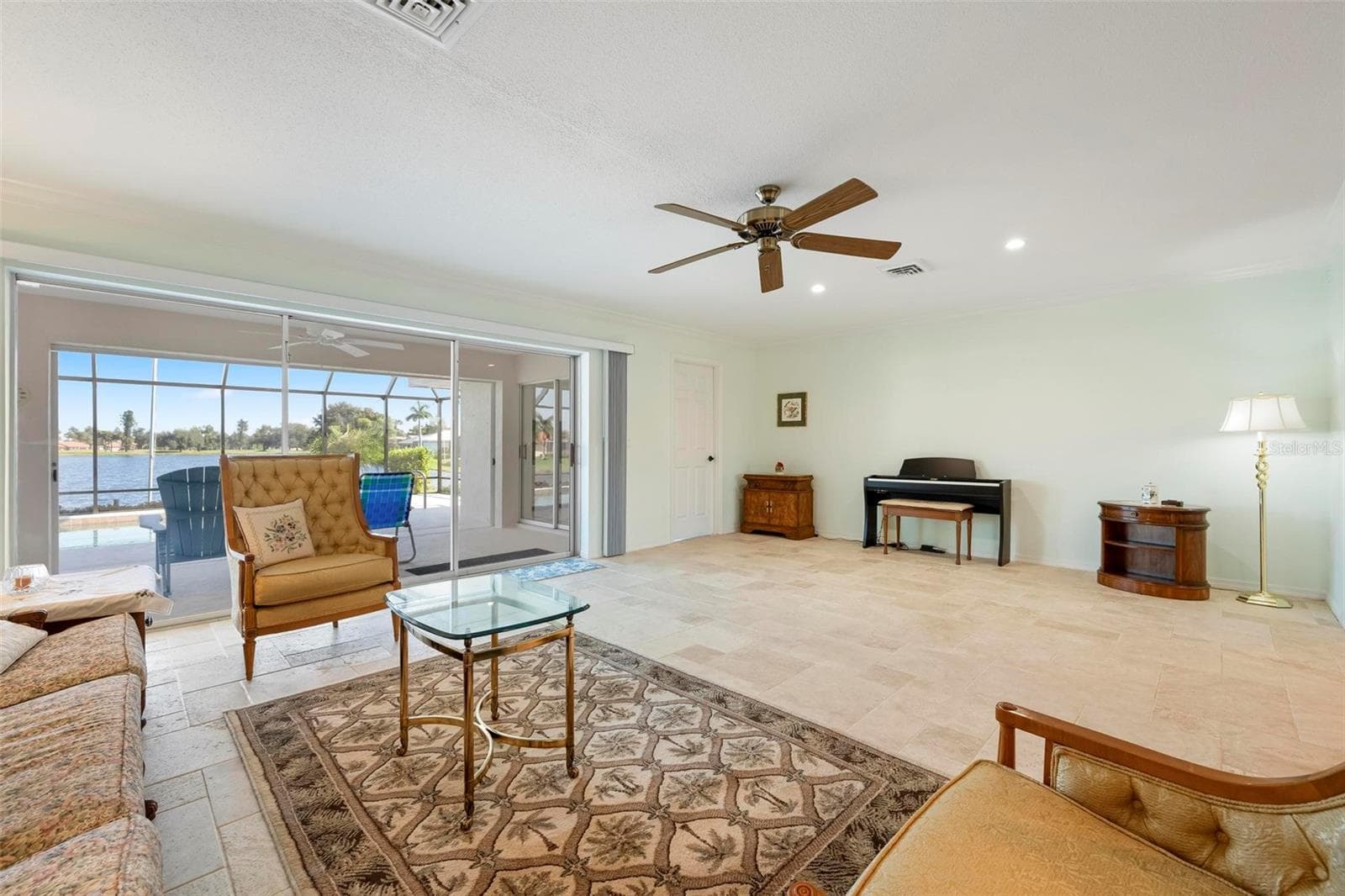 Living Room - 903 PINEHURST LN, VENICE