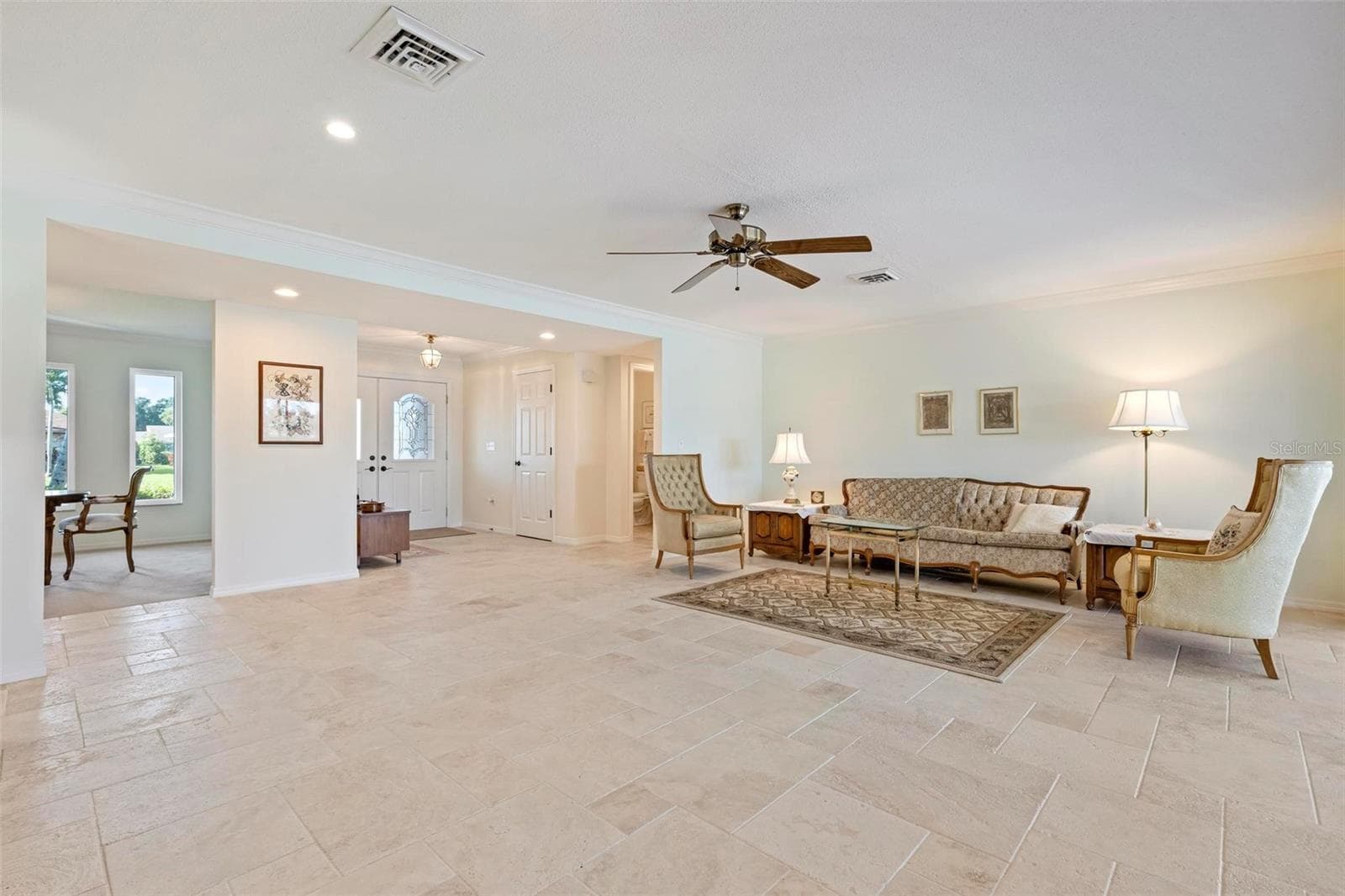 Living Room - 903 PINEHURST LN, VENICE