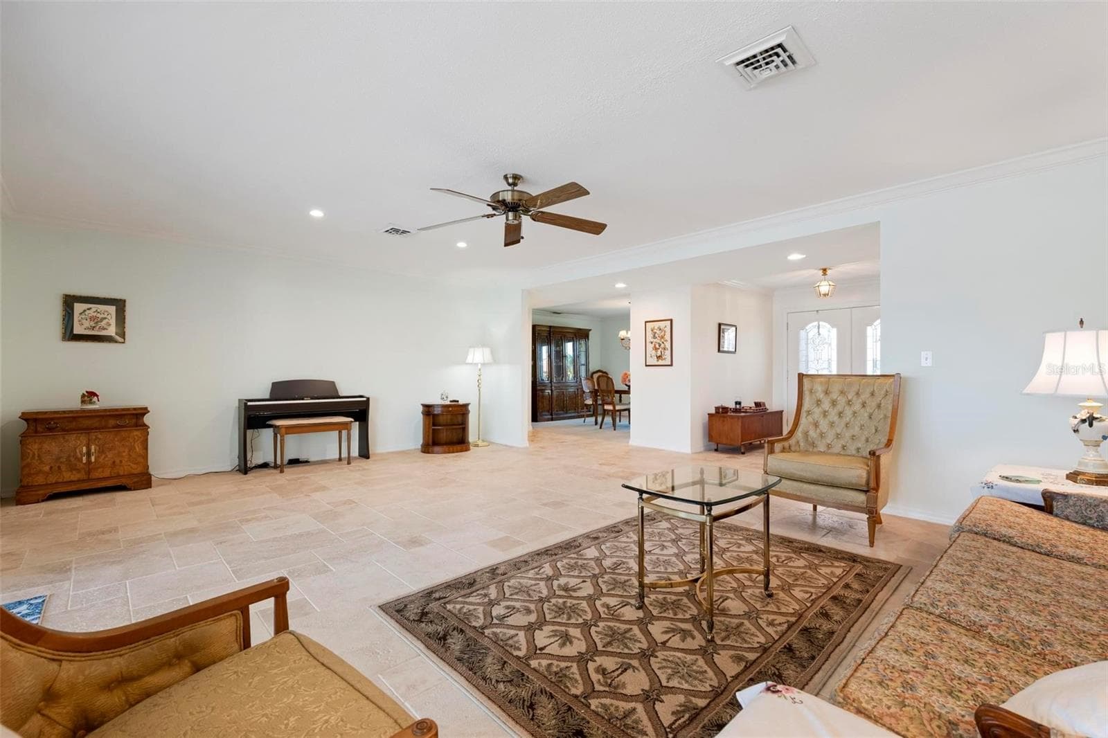 Living Room - 903 PINEHURST LN, VENICE