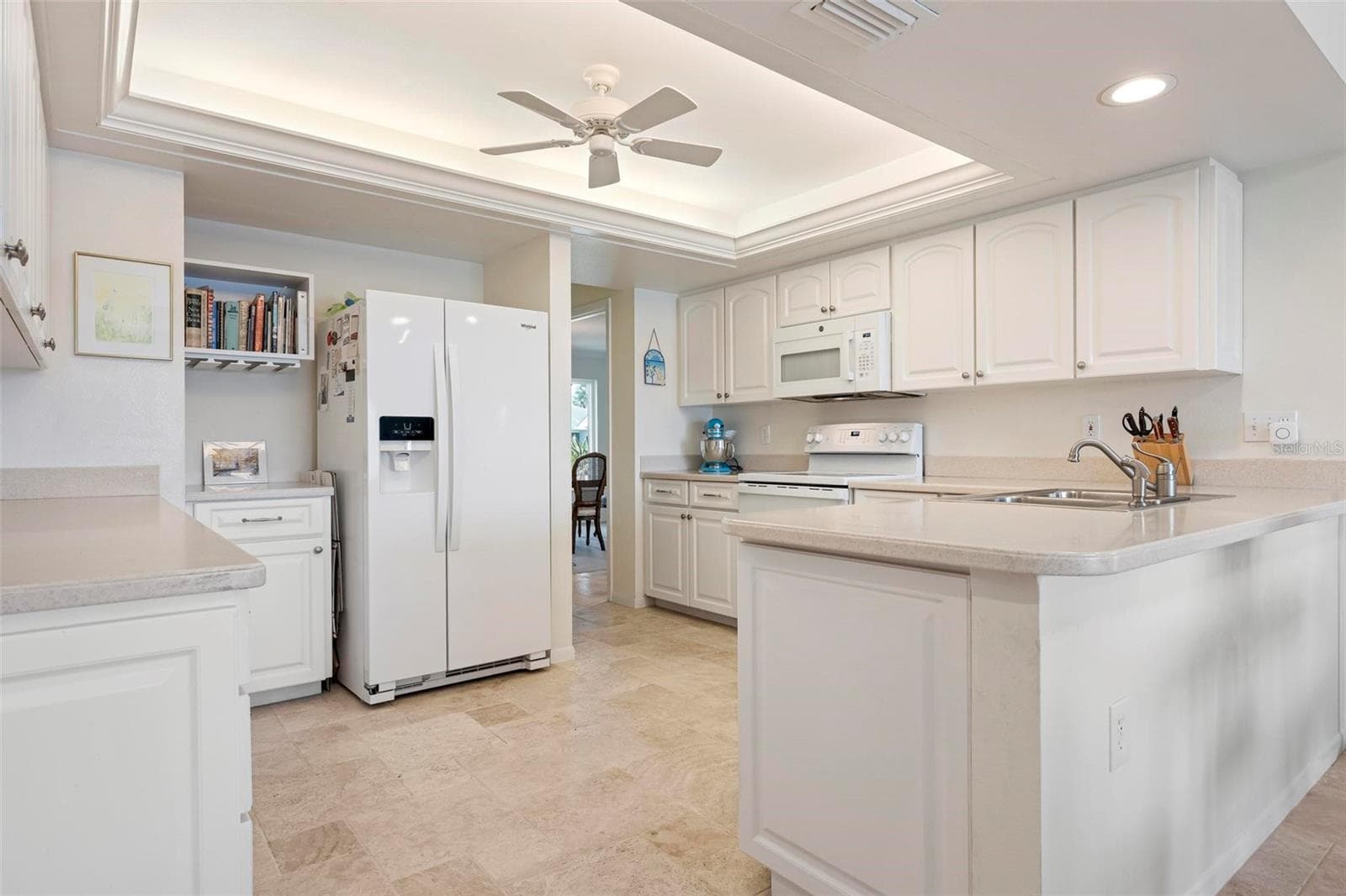 Kitchen - 903 PINEHURST LN, VENICE