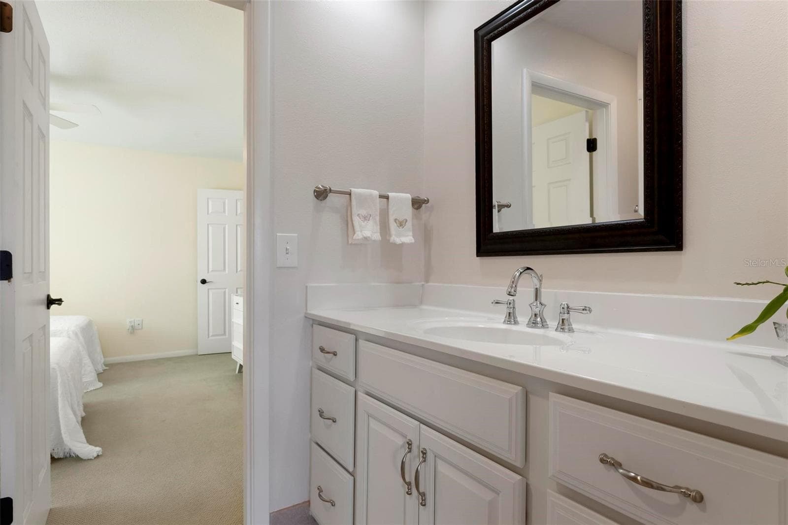 Hall Bath - 903 PINEHURST LN, VENICE