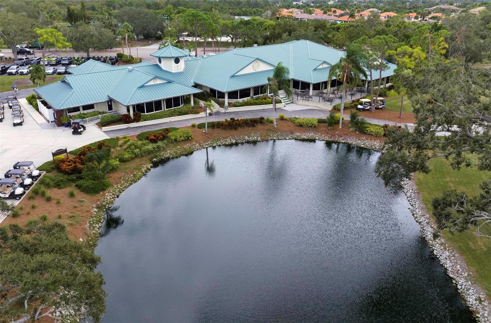 Jacaranda Golf Course - 903 PINEHURST LN, VENICE