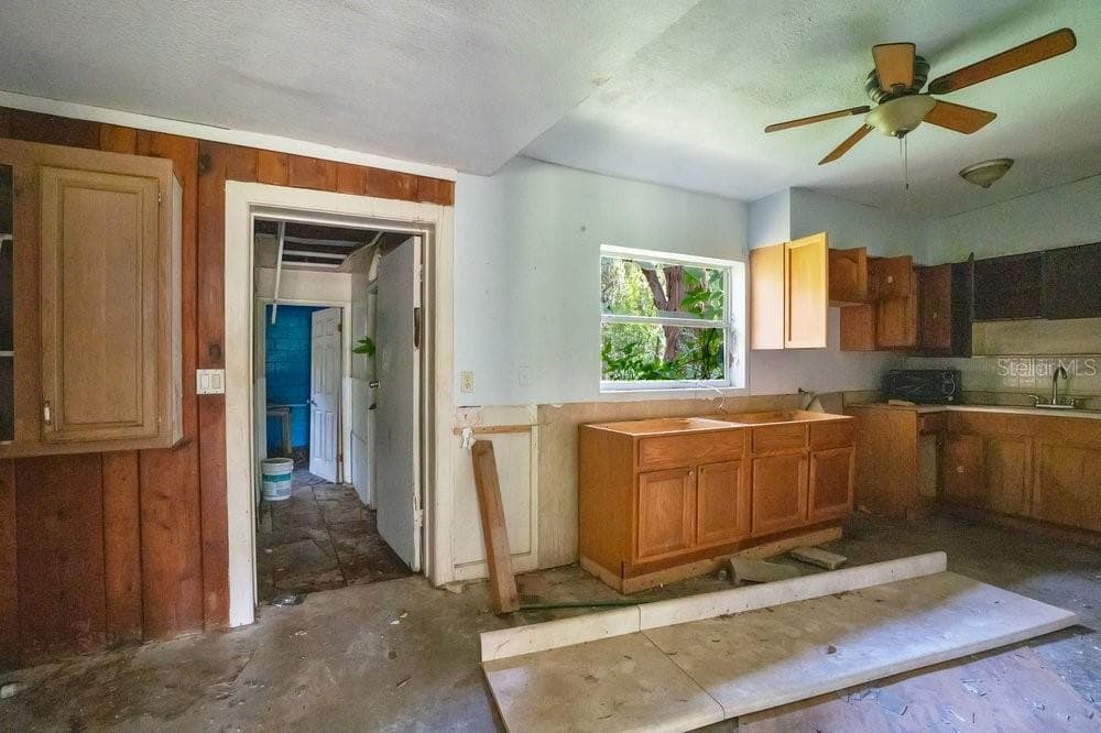Single Family Residence at 4711 ROUND LAKE RD, APOPKA, photo 13 of 38
