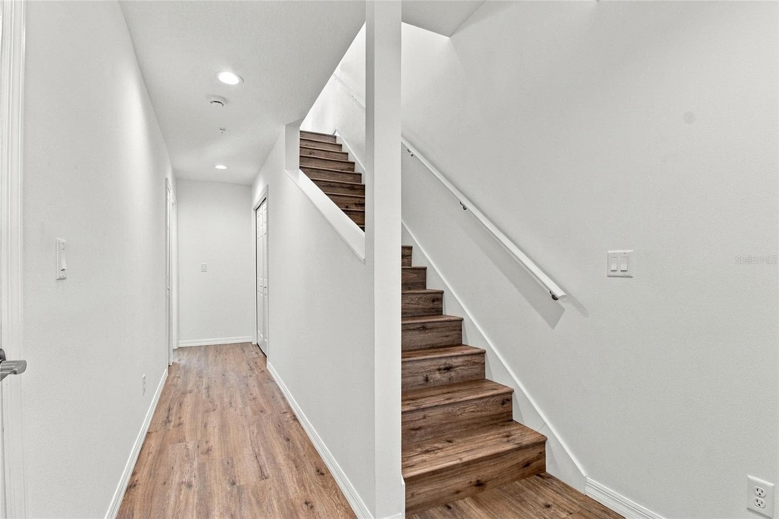 Condominium at 2537 6TH AVE E #E, BRADENTON, photo 4 of 34