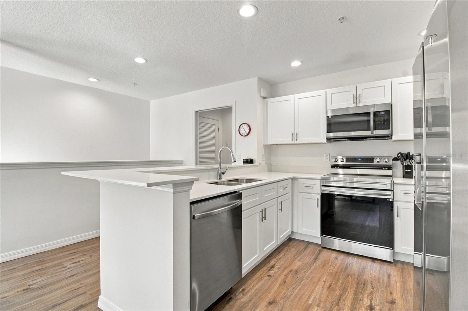 Condominium at 2537 6TH AVE E #E, BRADENTON, photo 8 of 34