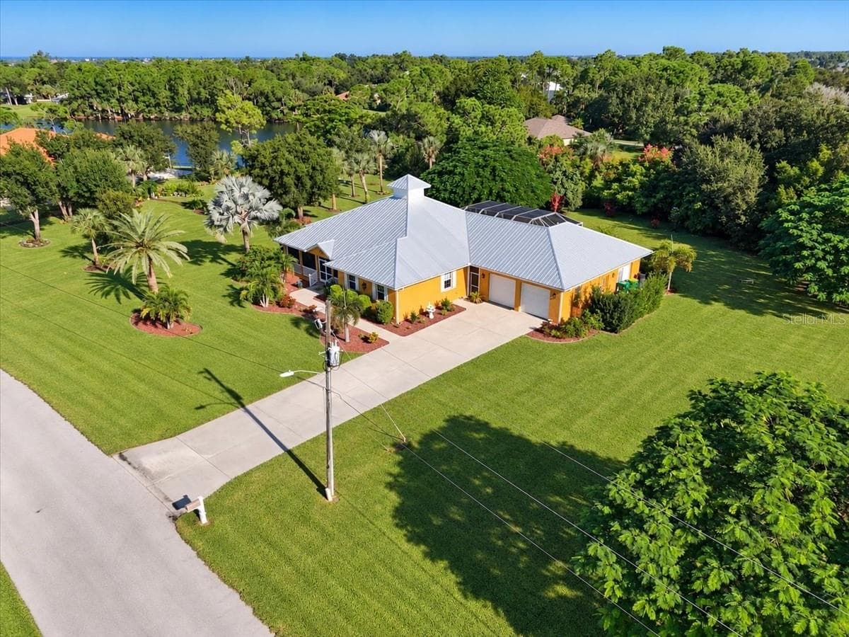 Single Family Residence at 25200 HARBORSIDE BLVD, PUNTA GORDA, photo 4 of 57