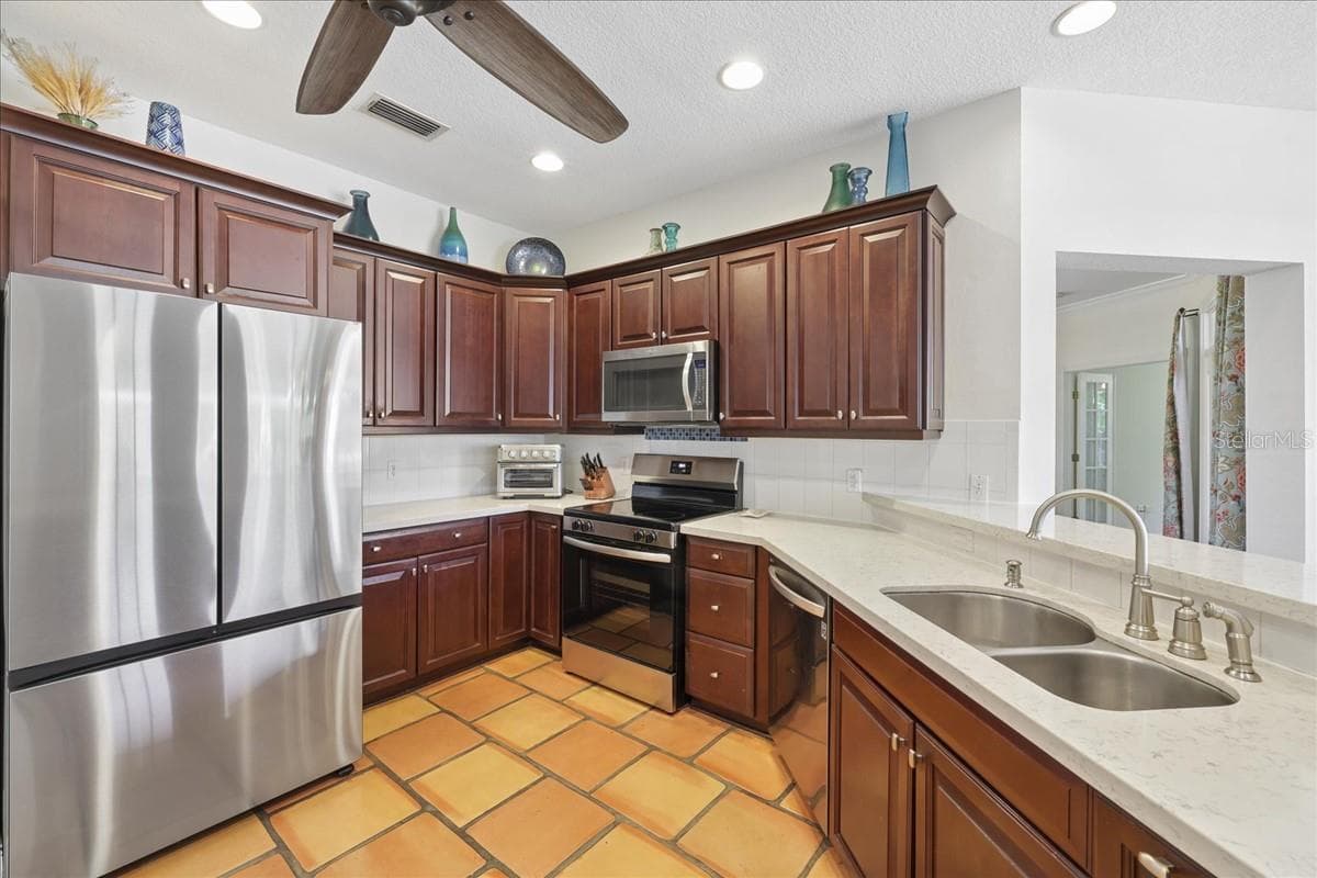 Single Family Residence at 25200 HARBORSIDE BLVD, PUNTA GORDA, photo 12 of 57