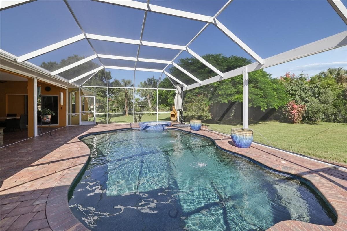 Single Family Residence at 25200 HARBORSIDE BLVD, PUNTA GORDA, photo 37 of 57