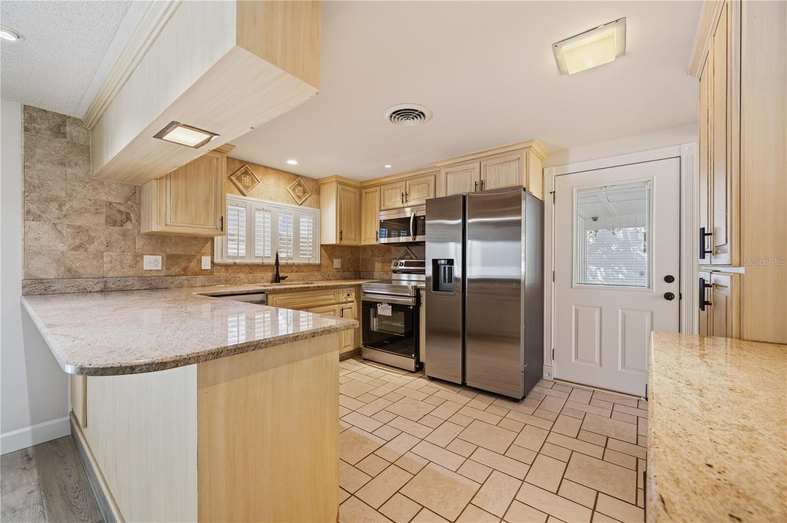 Single Family Residence at 1323 ALYCE ST, LAKELAND, photo 4 of 30