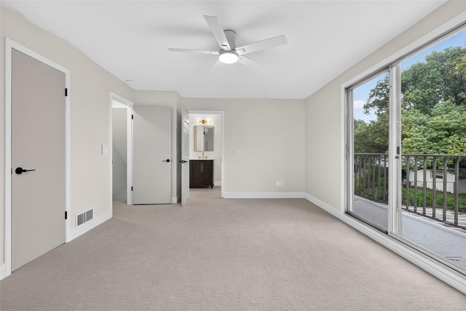 Single Family Residence at 2219 WINTER WOODS BLVD, WINTER PARK, photo 13 of 23