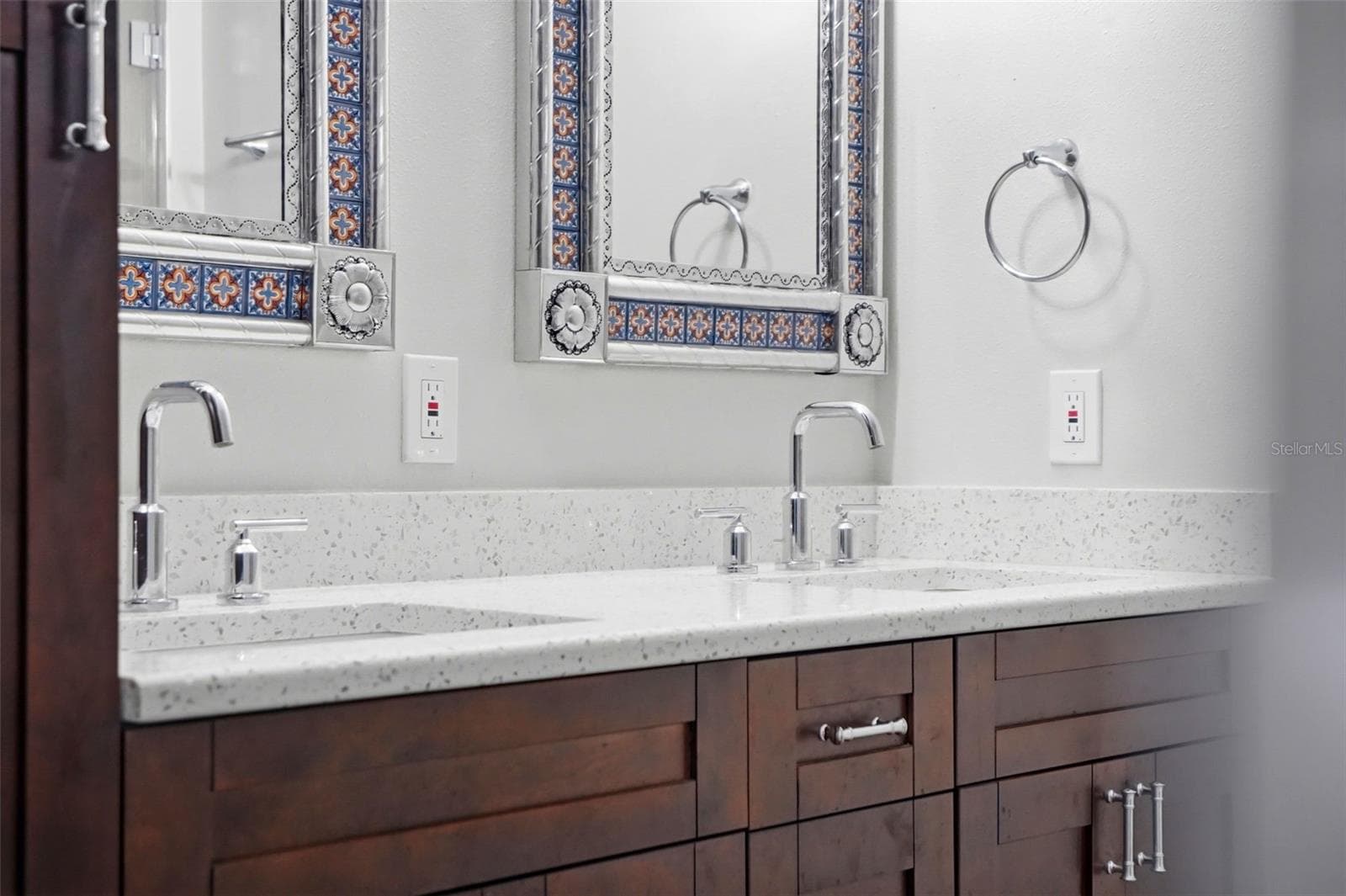 Primary ensuite bathroom. - 1297 PEACH TREE DR, DUNEDIN
