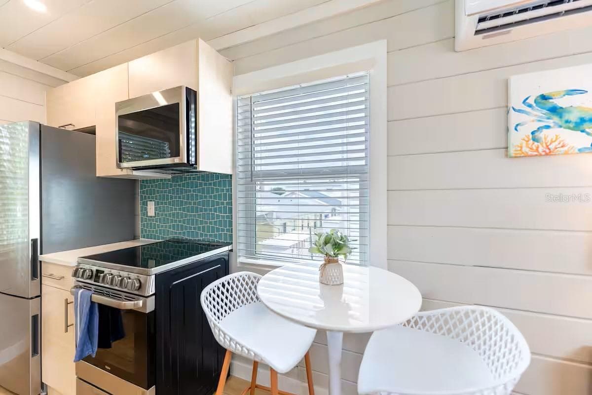 STUDIO C - 122 CORAL AVE, REDINGTON SHORES
