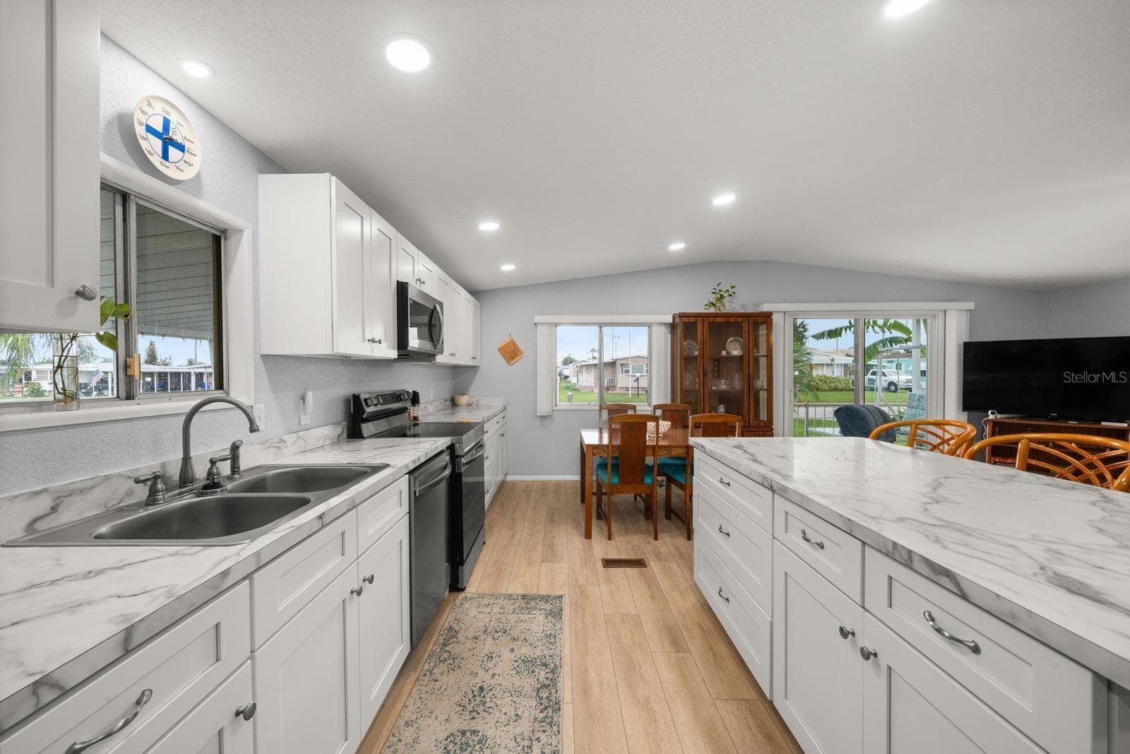 Mobile Home at 2024 E ROBIN AVE, SEBRING, photo 12 of 56