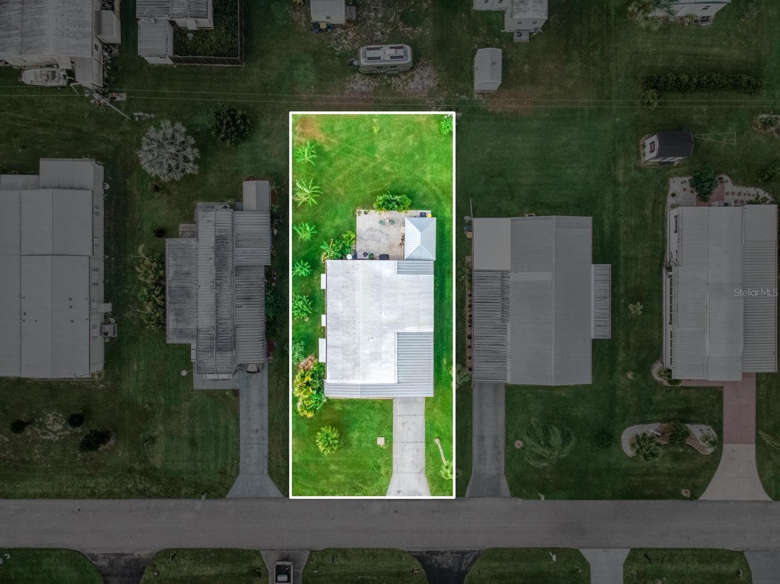 Mobile Home at 2024 E ROBIN AVE, SEBRING, photo 49 of 56