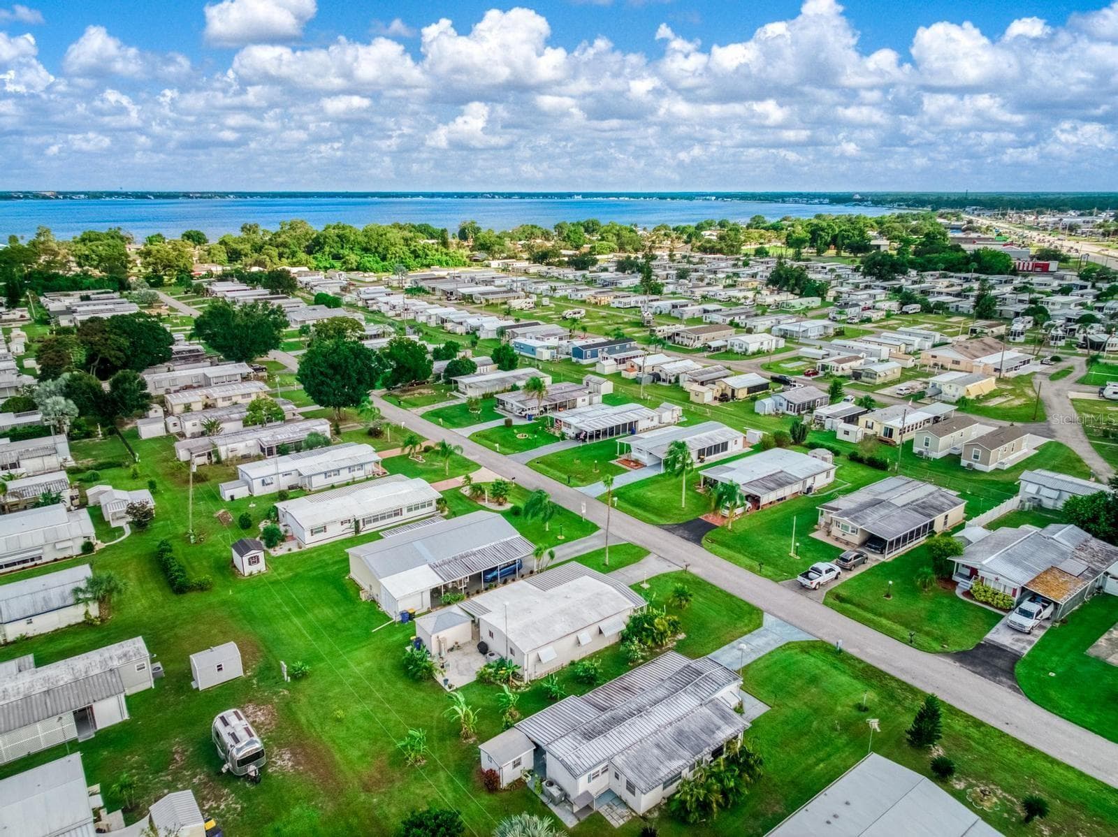 Mobile Home at 2024 E ROBIN AVE, SEBRING, photo 53 of 56