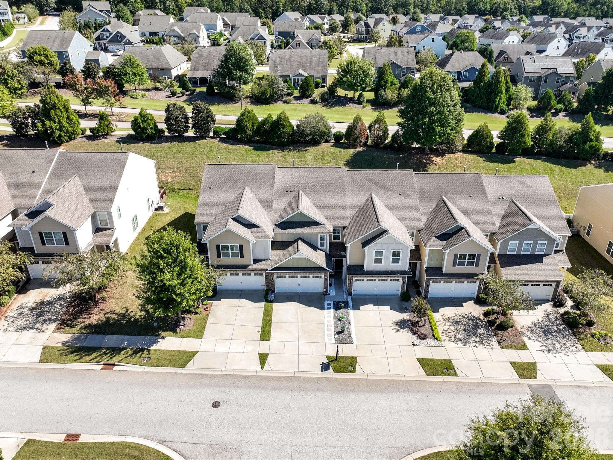 Townhouse at 968 Pennington Drive, Lancaster, photo 4 of 48