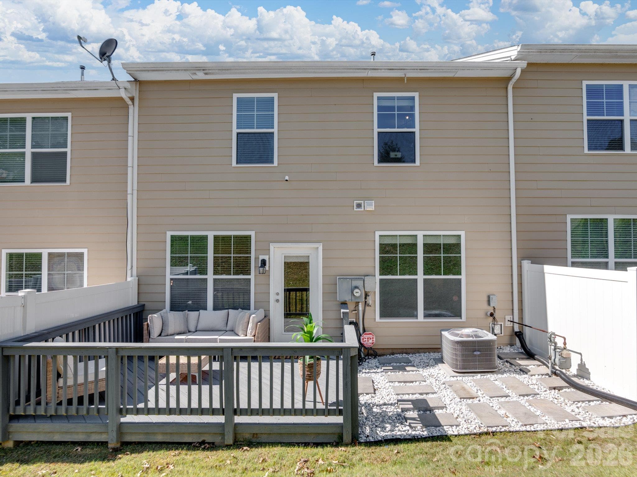Townhouse at 968 Pennington Drive, Lancaster, photo 35 of 48